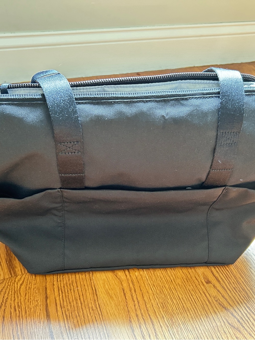Everlane ReNew Transit 3-Way Tote in Black - Like New - Picture 6 of 8